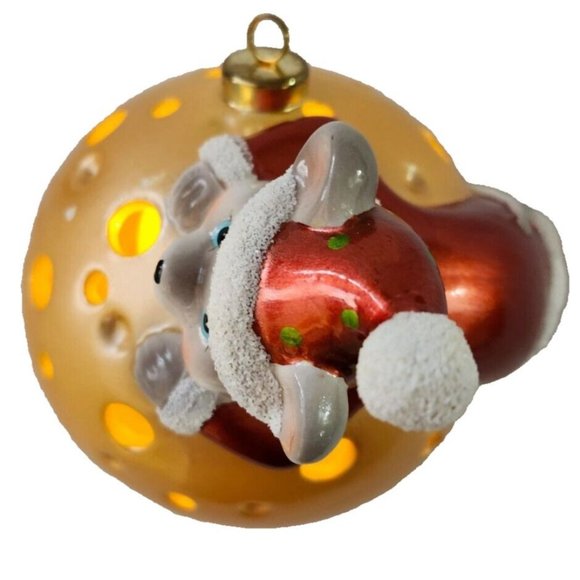 Luminary Flameless Candle Mouse with Christmas Ball - Picture 4 of 8